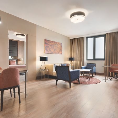 Tryp By Wyndham Istanbul Basin Ekspres Hotel Luaran gambar A typical suite at the hotel