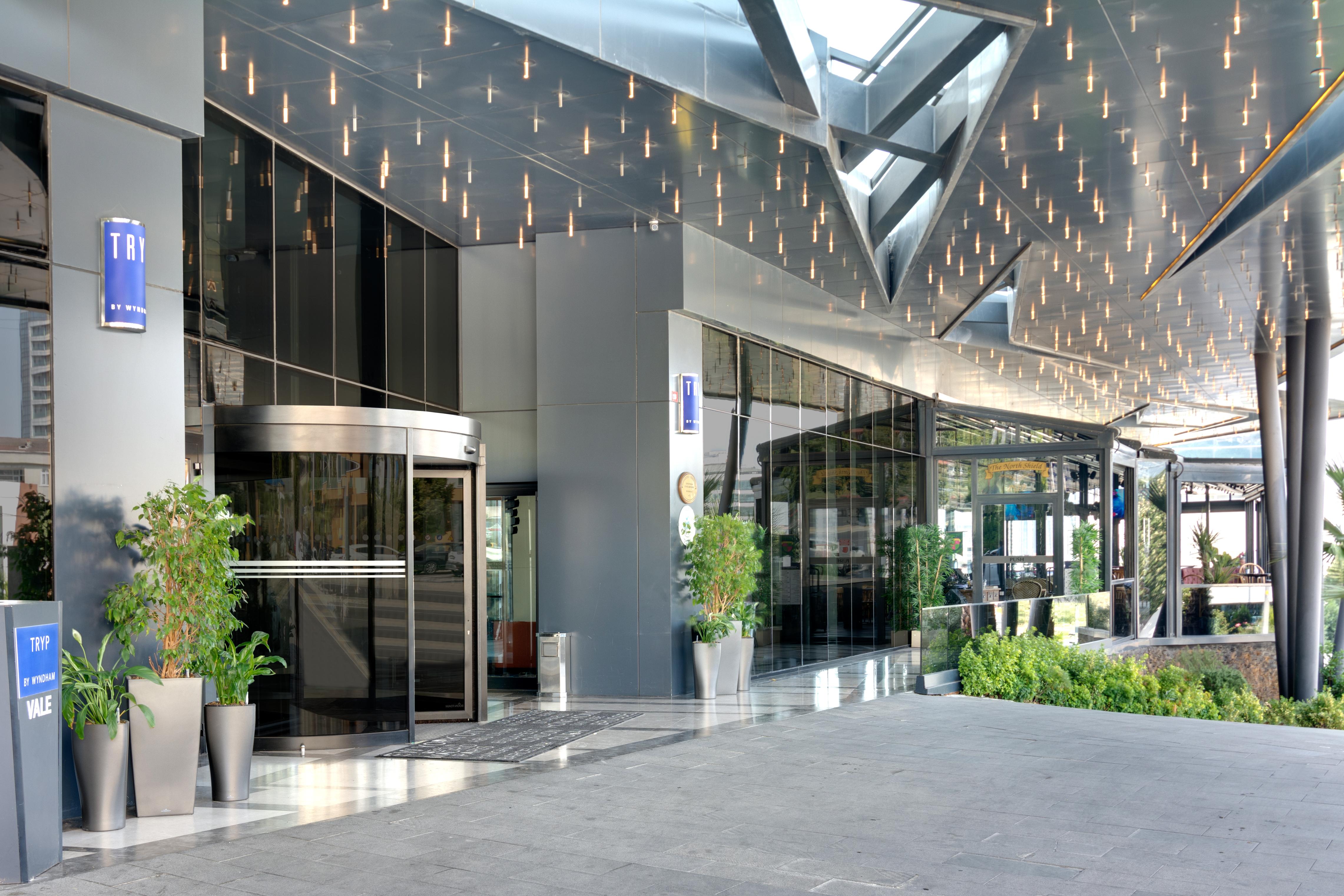 Tryp By Wyndham Istanbul Basin Ekspres Hotel Luaran gambar Entrance