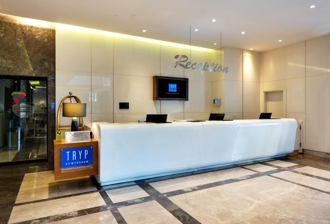 Tryp By Wyndham Istanbul Basin Ekspres Hotel Luaran gambar Reception desk
