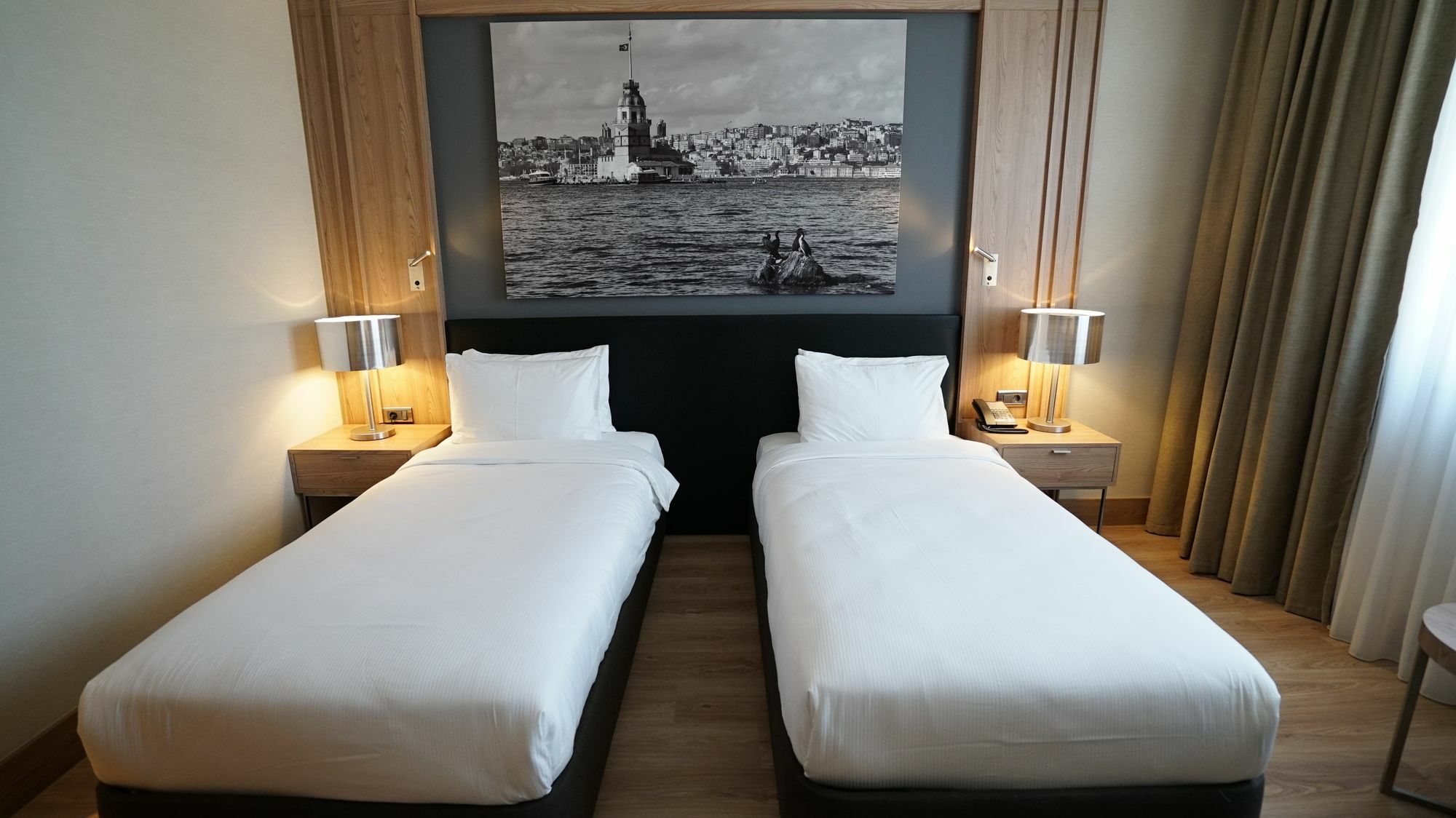 Tryp By Wyndham Istanbul Basin Ekspres Hotel Luaran gambar A room at the hotel