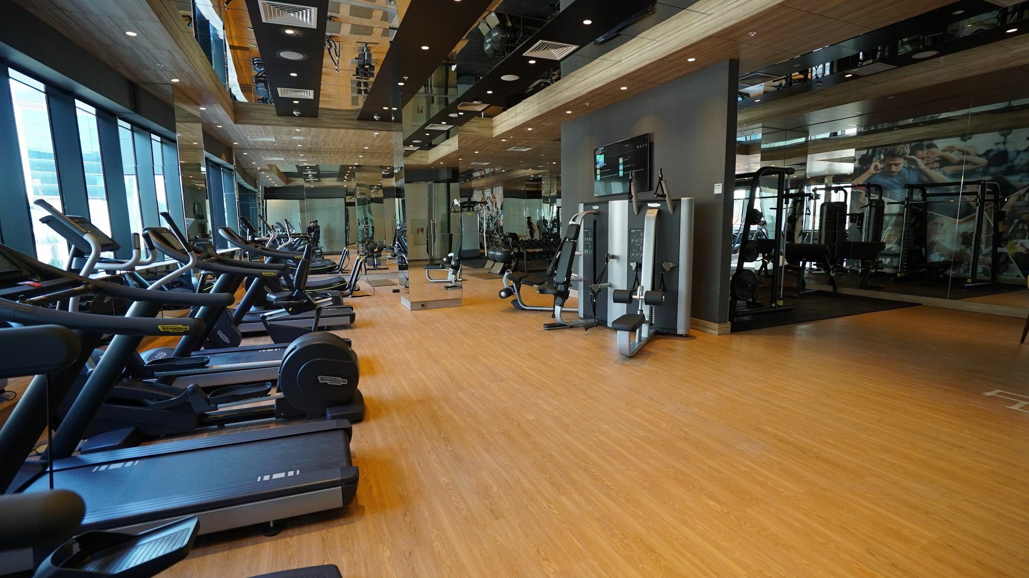 Tryp By Wyndham Istanbul Basin Ekspres Hotel Luaran gambar The gym at the hotel