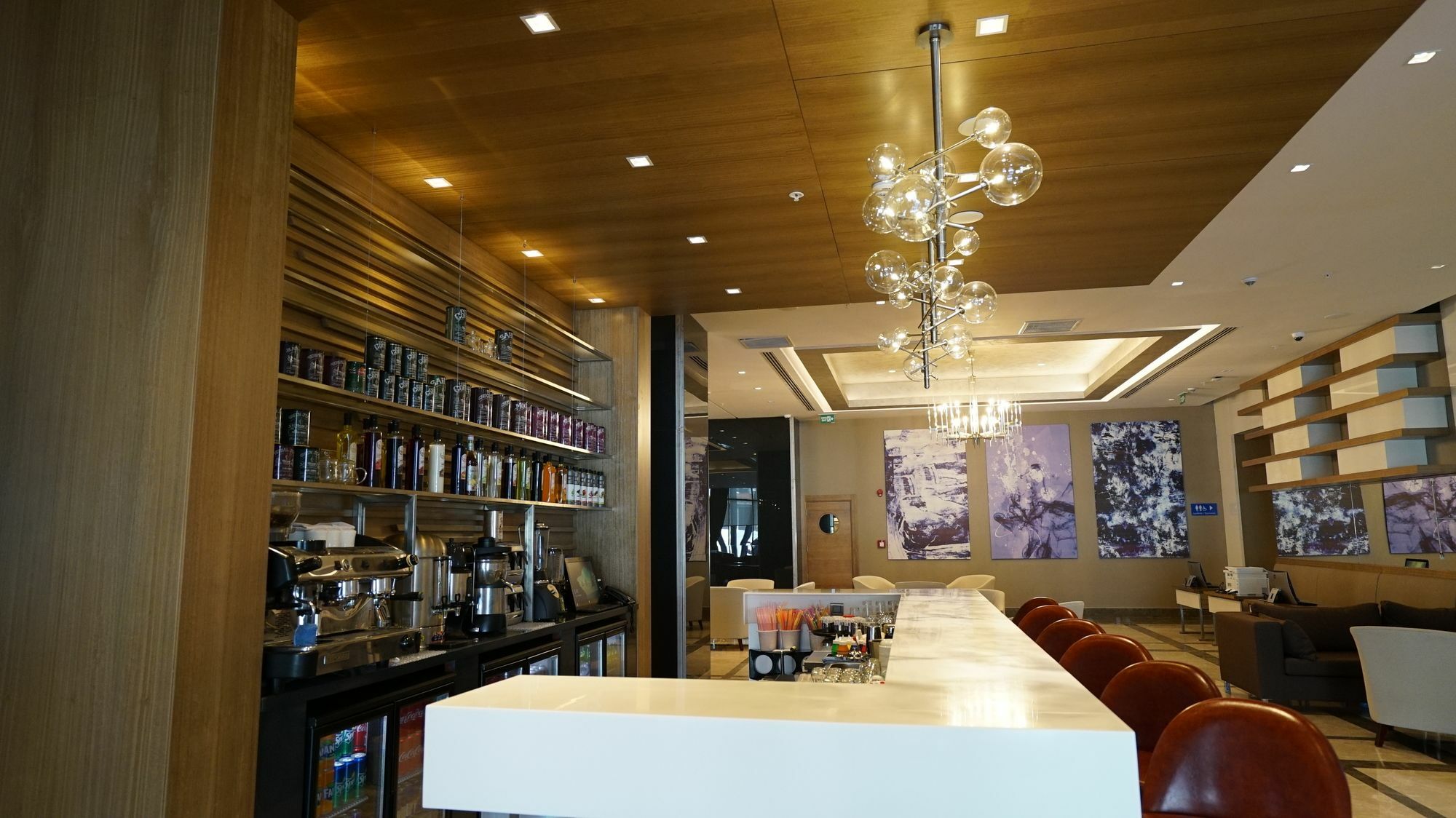 Tryp By Wyndham Istanbul Basin Ekspres Hotel Luaran gambar The bar at the lounge