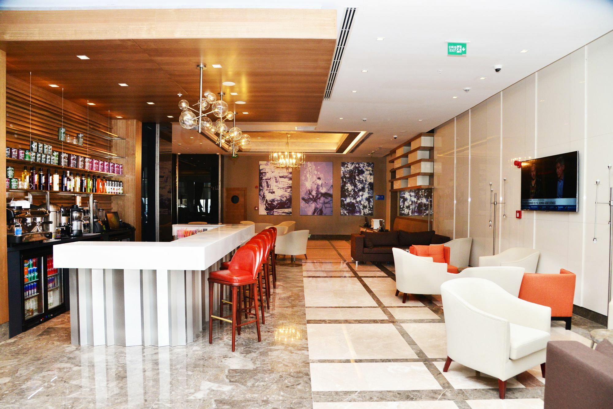 Tryp By Wyndham Istanbul Basin Ekspres Hotel Luaran gambar The lounge at the airport